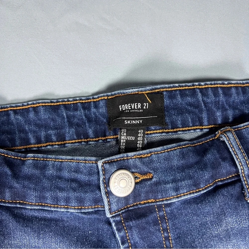 Forever 21 Blue Straight Jeans with Vintage Wash for men size40.          ordrA7